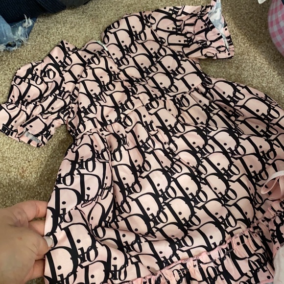 Pink dress - Picture 5 of 5